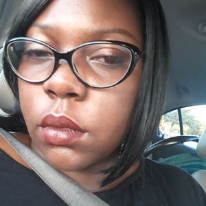 Meet your Posher, Mia